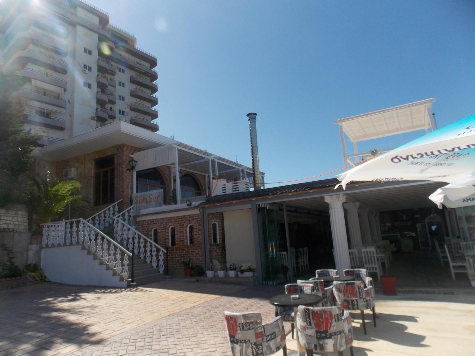 Sunset Suites ساراندا المظهر الخارجي الصورة
